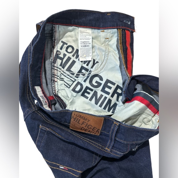 Tommy Hilfiger Men Athletic Tapered Jean - Picture 2 of 5